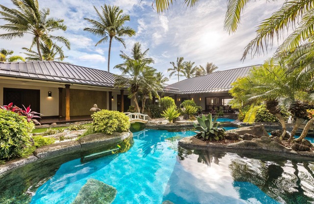 Castle Point Estate by Gather: Oceanfront w/Pool, Spa & Lanais