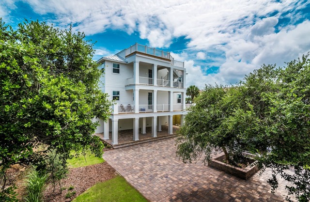 Castlegate Vacation Rental - Stunning Castle and Beach Views - Huge Sky Deck