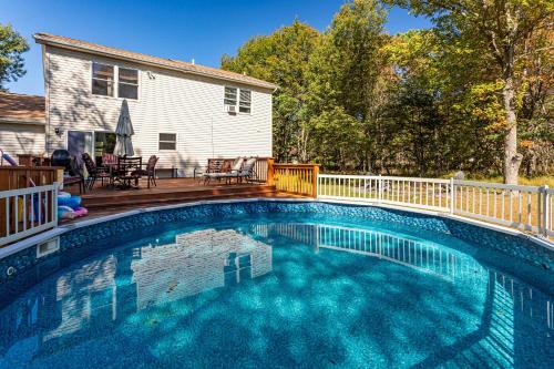 Cedar Cove Retreat Pool BBQ Game Room