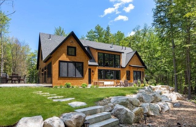 Cedar Lane Lodge - Luxury Lake House