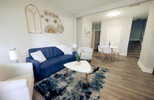 Central 2BR in Butler-Tarkington/Walk to Red Line