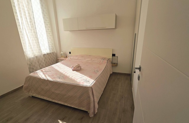 Central and quiet apartment, 1 min from the Duomo and 3 min from Lake Como.