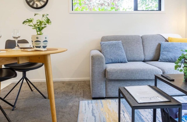 Central City-Urban Oasis 1 bed 1 bath w/sofa bed