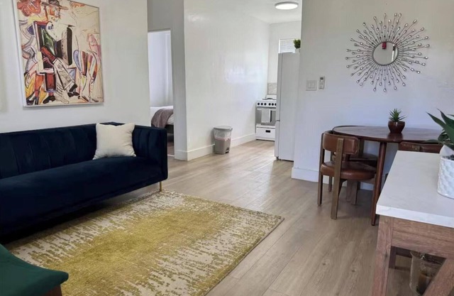 Central & Convenient 2 Bedroom - South of Wynwood
