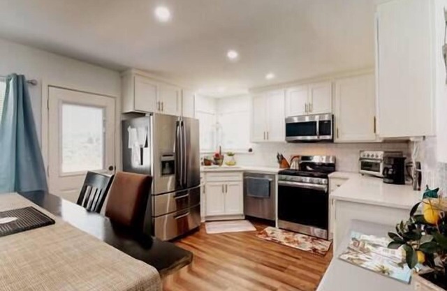 Central DFW Cozy Eclectic: 15 Mins to Fort Worth Stockyard