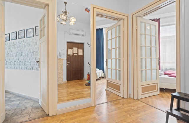 Central Golden Residences - in Old Town