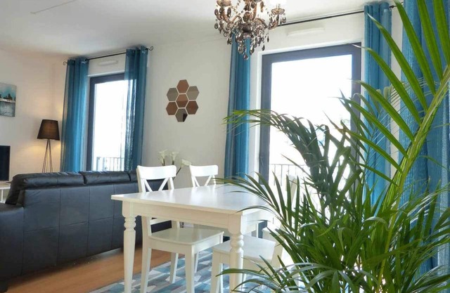 Central. High speed WIFI & FREE Parking