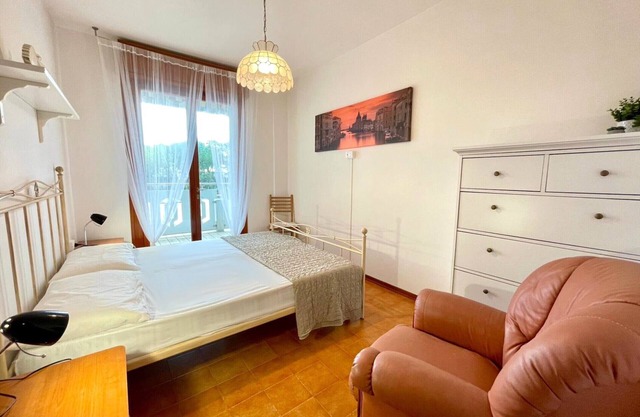 Central apartment with shared pool