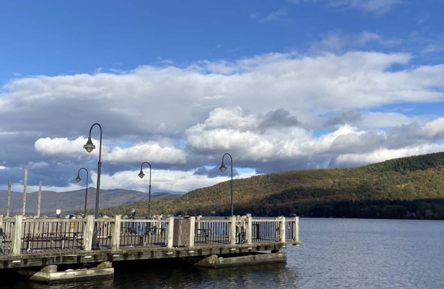 Central Lake George Escape – Balcony Views, Walk to Everything