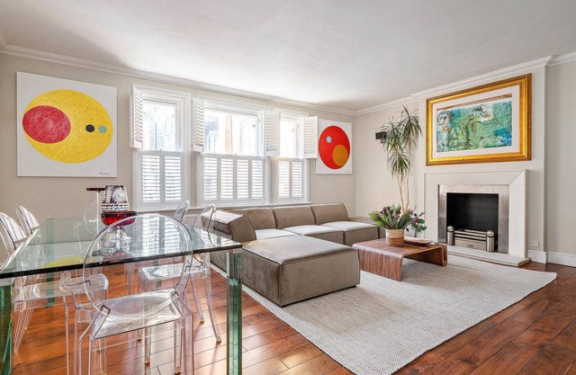 Central London 3-Bed Apt, Sleeps 6, 3 mins to Tube