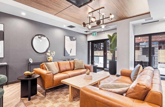 Central River Luxe, Gym