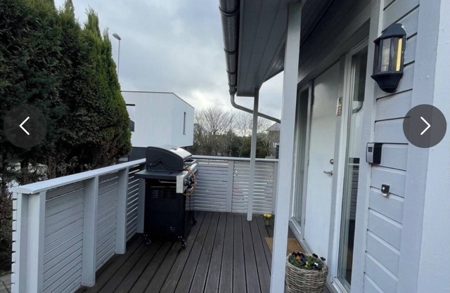 Centralized & Cozy Room available for a relaxed stay with Free parking and WiFi