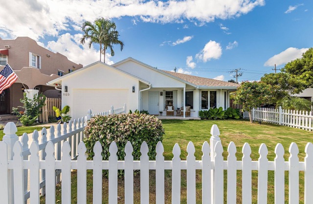 Centrally located luxe poolside oasis w/standout amenities!