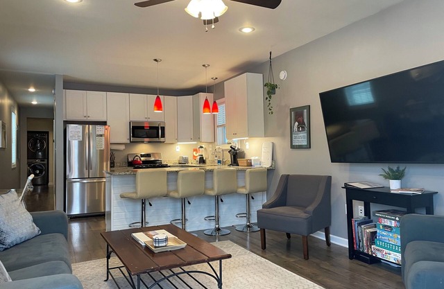 Centrally located close to downtown and Clifton hospitals area.