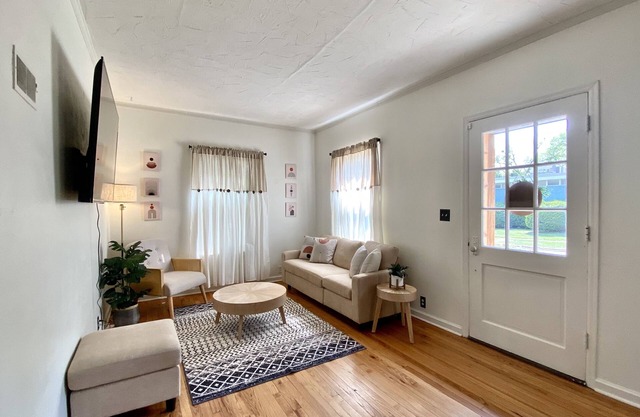 Centrally Located Comfy beds 3Bds-2Bths