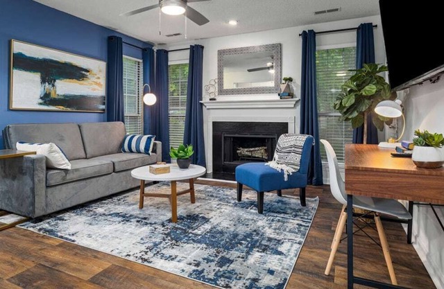 Centrally Located |Fast WiFi |Cozy King Bed