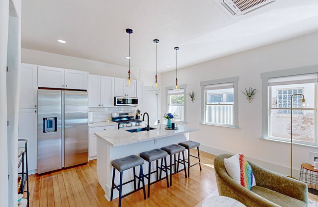 Centrally located home in Tucson, dog-friendly & fenced in yard!