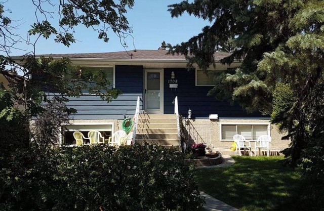 Centrally located one bedroom + Office