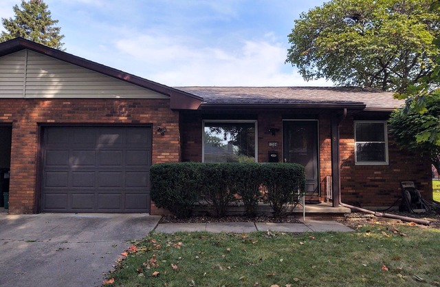 Centrally located to all things Champaign-Urbana!