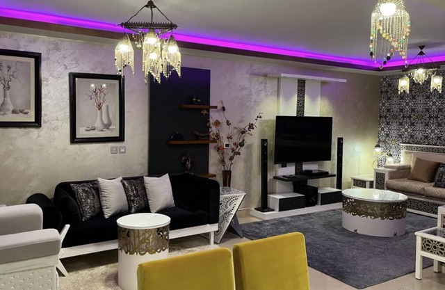 CFC Exquisite 2BR + Office and Private Garden