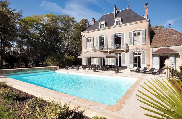 Château de Lans - Prestige in Burgundy. Heated pool | Sauna | Hammam