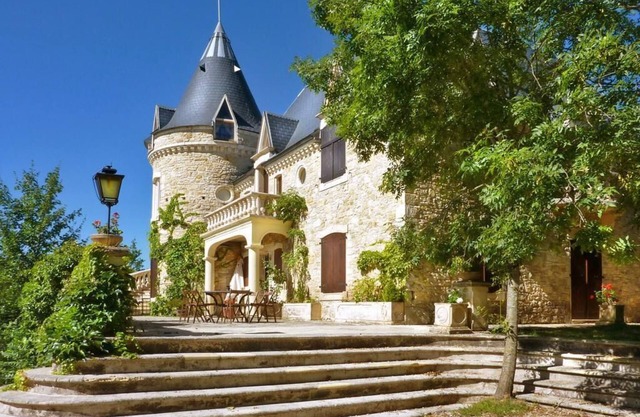 Château Près de Cahors Avec Piscine Privée et Salle de Sport
