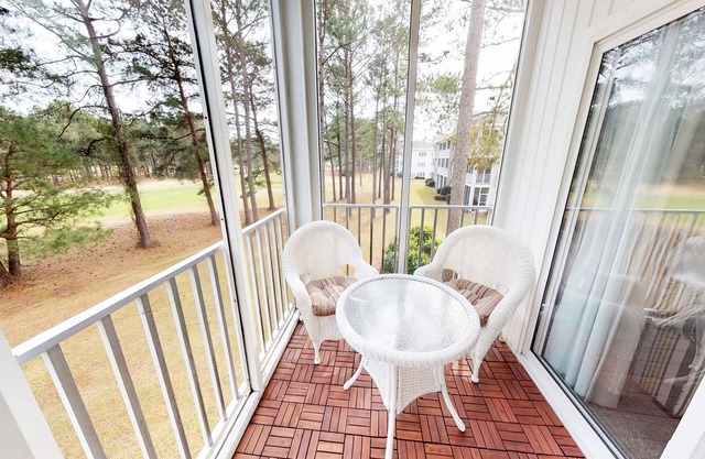CH3612, Stay & Play, Ideal Golf Unit for Relaxation