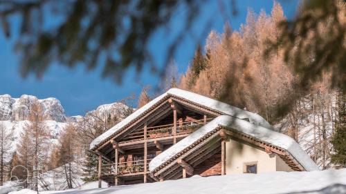 Chalet Dolomites Luxe con Spa, Piscine, Jacuzzi e Cinema Privato