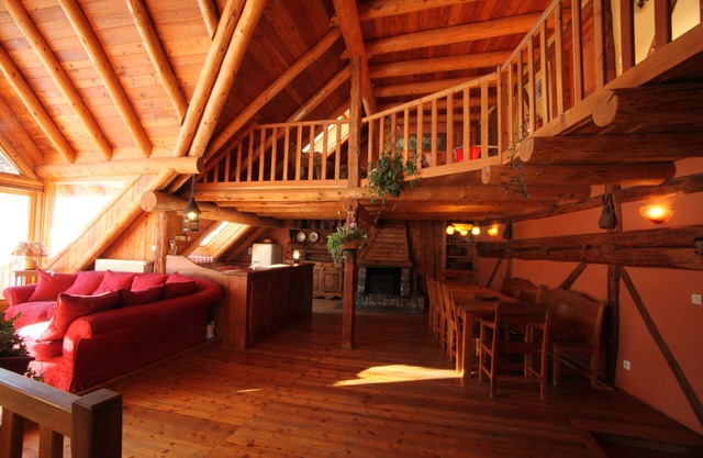 Chalet 200m2 of the 18th century with sauna, fireplace and Jacuzzi.