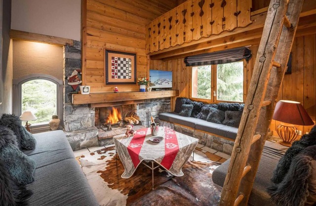 Chalet, 300m from ski slopes, view ski slopes, fitness, sauna, terrace, balcony, fireplace or stove