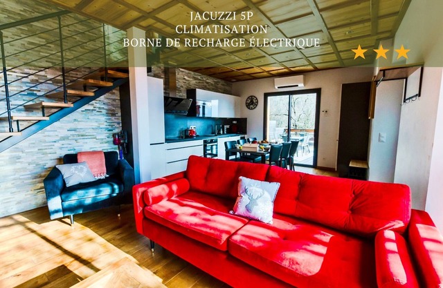 Chalet 'Au Pied De L'arcluse' with Mountain View, Wi-Fi and Air Conditioning