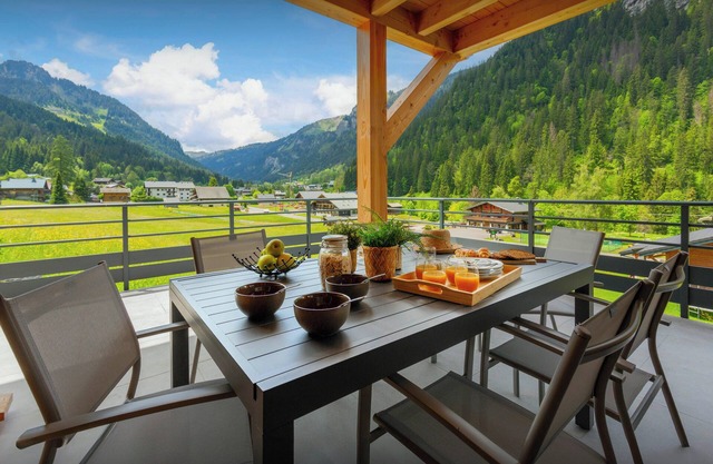 Chalet Alphonse - mountain break for 10 in Châtel with sauna - OVO Network