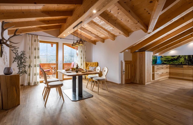 Chalet apartment Himmelszelt for 2 persons, 80 m², bedroom, shower/WC, bathroom