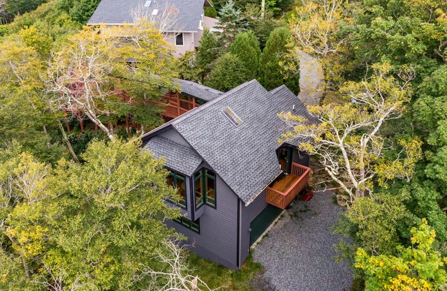 Chalet at The Summit of Beech - Incredible 50+ Views! Perfect Couples' Ski or Hiking/Biking Getaway!