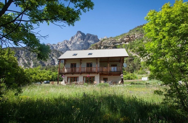 Chalet Avec Vues a 360 Degree sur les Montagnes Environnantes