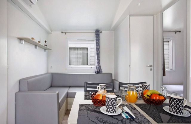 Chalet 'Bungalow T2 I V- 15 Min From Nazaré' with Shared Pool, Private Terrace and Air Conditioning