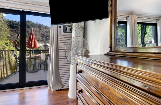 Chalet "Casa da Fonte de Pedra - Gerês" with Mountain View, Private Terrace & Wi-Fi