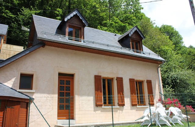 Chalet CAUTERETS, 10 people, 5 bedrooms (Site: "les Hauts de Cauterets")
