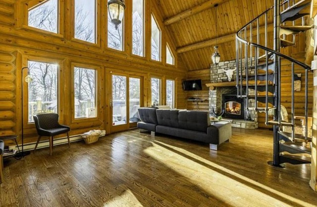 Chalet Chaleuron in Saint-Faustin-Lac-Carré - Les laurentides - Quebec - Canada