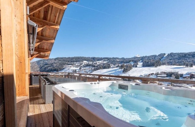 Chalet de luxe avec jacuzzi, Wi-Fi et parking privé - FR-1-671-138