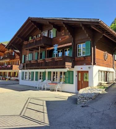 Chalet Engi Apt. 3 for up to 8 People