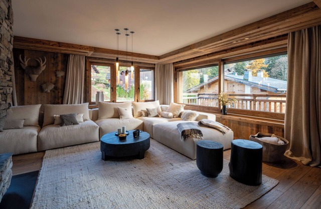 Chalet 'Enigma' with Private Terrace, Wi-Fi and Air Conditioning