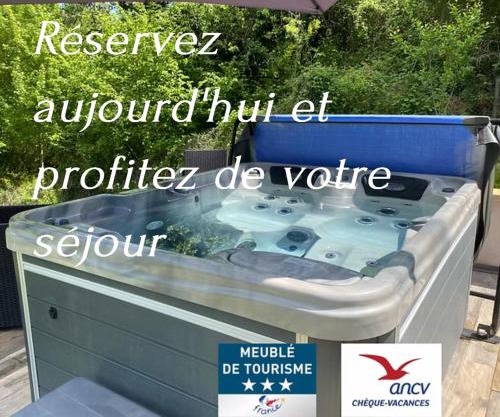Chalet et jacuzzi au coeur du Nivernais