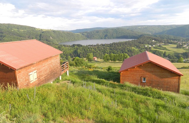 Chalet Face au LAC D'issarles Ardeche