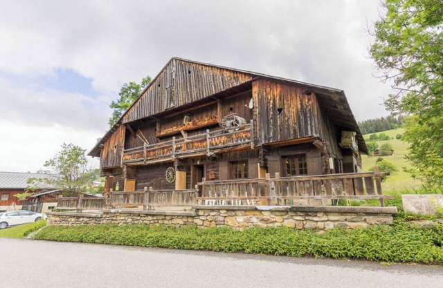 Chalet 'Le Planay' with Mountain View, Private Terrace and Wi-Fi