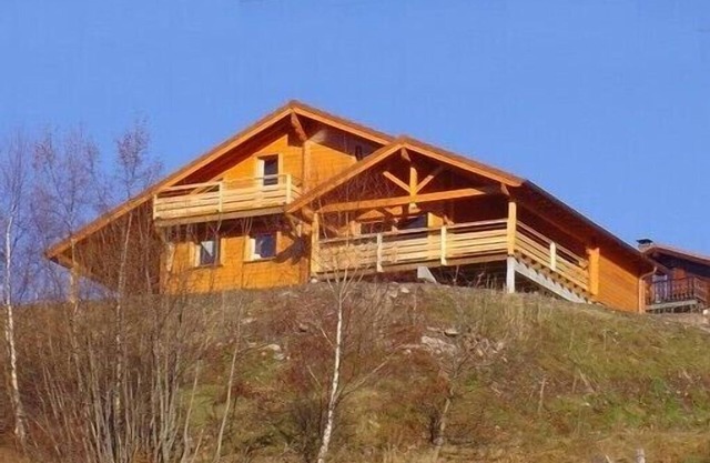 Chalet for 10-12 persons. Luxurious. Week, week-end. Sauna and Jacuzzi