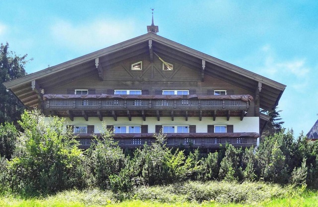 Chalet in Dienten with Ski-In Access