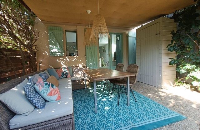 Chalet in residence with swimming pool 5 minutes from the sea Gruissan