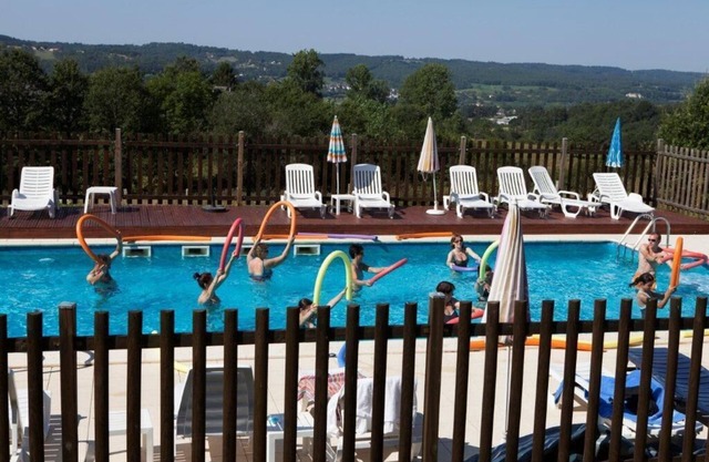 Chalet La Cabane 35m² + dishwasher + Covered terrace + Television 1 / 4pers