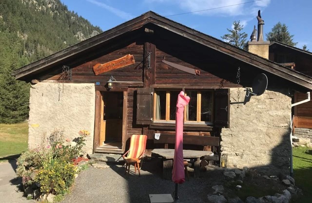 Chalet Le Grandzon * (up to 8 people)